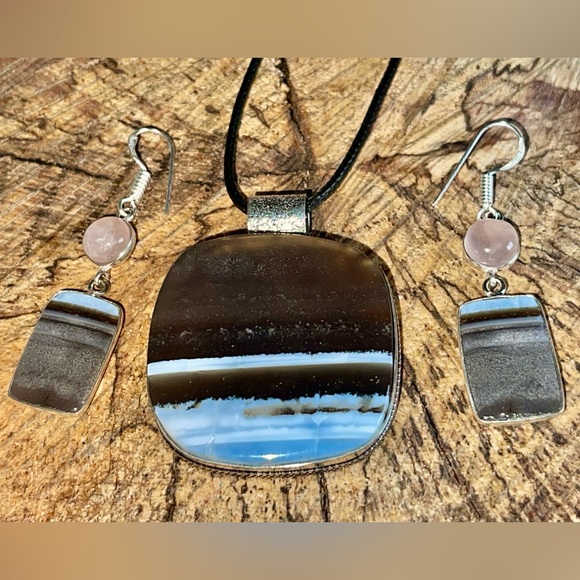 Blue Oweyhee Opal & Rose Quartz Pendant & Earrings - Picture 9 of 10